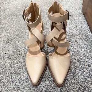 Oasis Society Pointed Toe Heeled Shoe Size 6.5